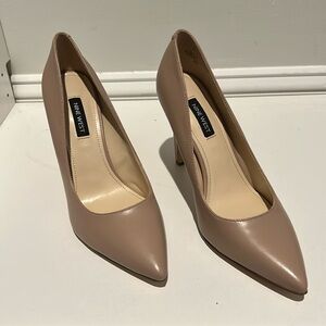 Nine West pump